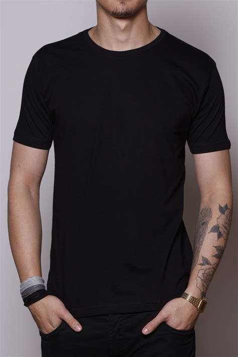 camiseta basica preto noir em  camisetas basicas camiseta preta masculina  camiseta