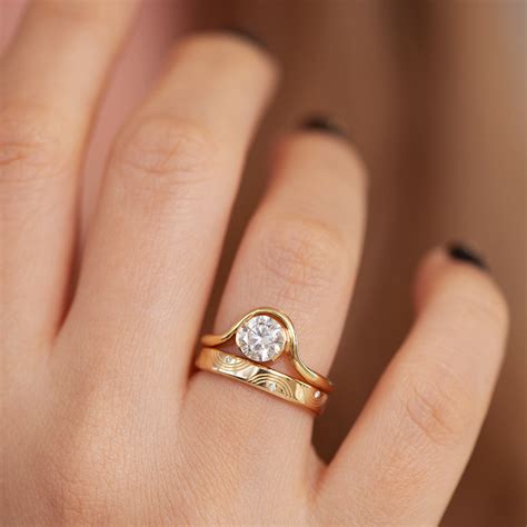 wavy  diamond engagement ring set  carat diamond artemer