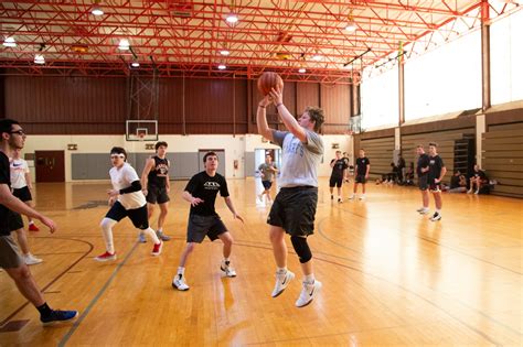 basketball tops intramural sports   teams  hawk newspaper