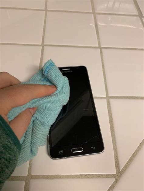 pin  clean  phone