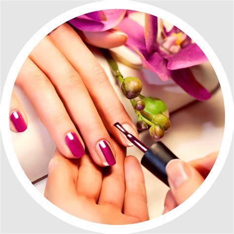 tulip nail spa manicurist franske negle artificial nails nail salon