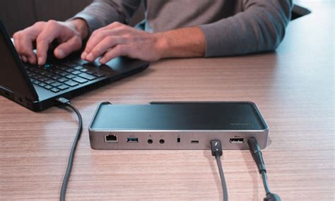 hot desking and hoteling with the kensington thunderbolt 3