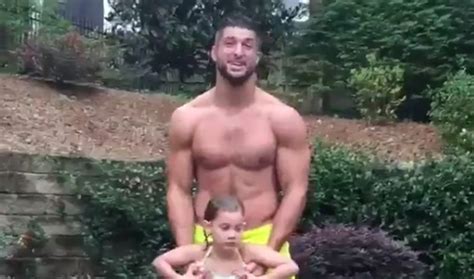 Tim Tebow Is Shirtless And Ripped In Cute New Pool Video