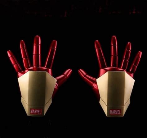 scale iron man gloves toy game world