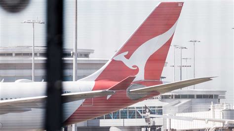 qantas allegedly sold   thousands  cancelled flights australian government