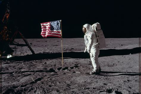 Mission Apollo 11 Neil Armstrong L Histoire Du Premier Homme Sur La Lune