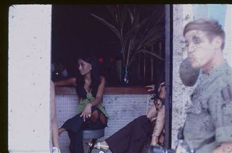 candid color shots show bar girls during the vietnam war 24 pics