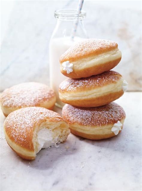 whipped cream filled doughnuts ricardo