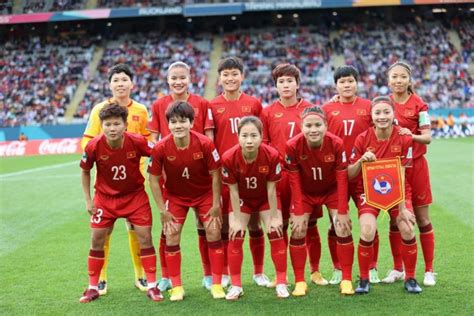 international media impressed  vietnamese performance  historic