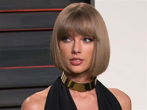 Taylor Swift Dyed Her Hair Platinum Again Self