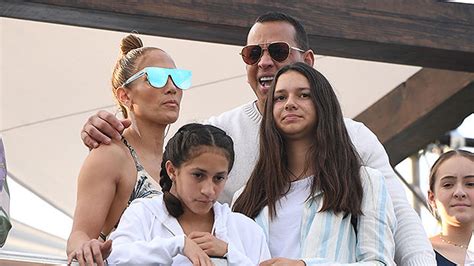 Alex Rodriguez Posts Selfie With Jennifer Lopez And Daughter Natasha
