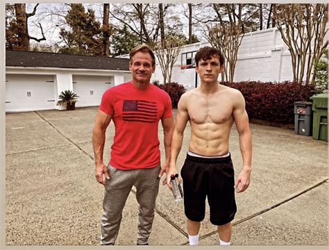 tom holland shows off sexy abs and pecs entertainment talk gaga daily