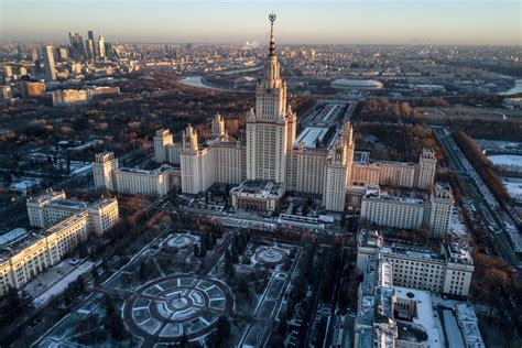 stalins soaring moscow towers sorely  body work   york times