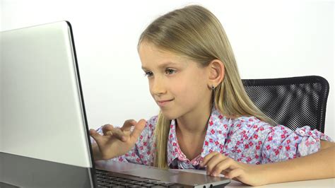 photo computer kid child computer kid   jooinn