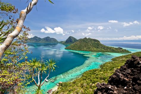 The 15 Most Beautiful Islands To Visit In Asia