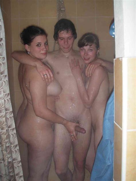 college shower threesome 10 in gallery pikileaks amateur college teens shower threesome