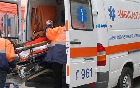 ambulanța neamț intervenții tânără de 19 ani victimă într un accident rutier la roman