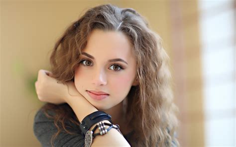Girl With Brown Curly Hair 50 Long Curly Hairstyles You Ll Fall In