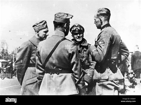 Offiziere Der Waffen Ss Bei Transfer Verhandlungen In Holland 1940