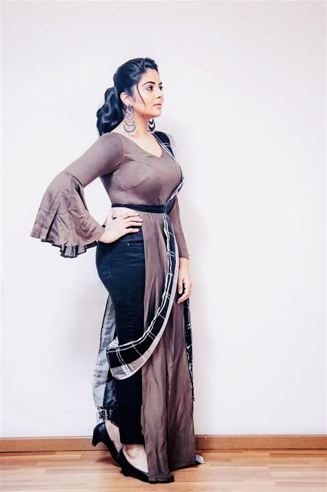 sexy ass women s sensuous in 2019 indian beauty saree tamil actress photos cute beauty