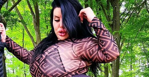 model who wants world s biggest bum flashes cheeks in sheer bodysuit
