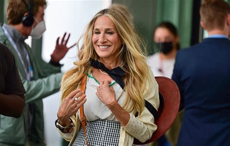 sarah jessica parker shares first look at ‘sex and the