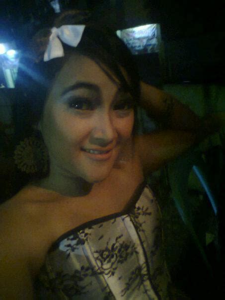 hot shot penyanyi dangdut cantik dan montok