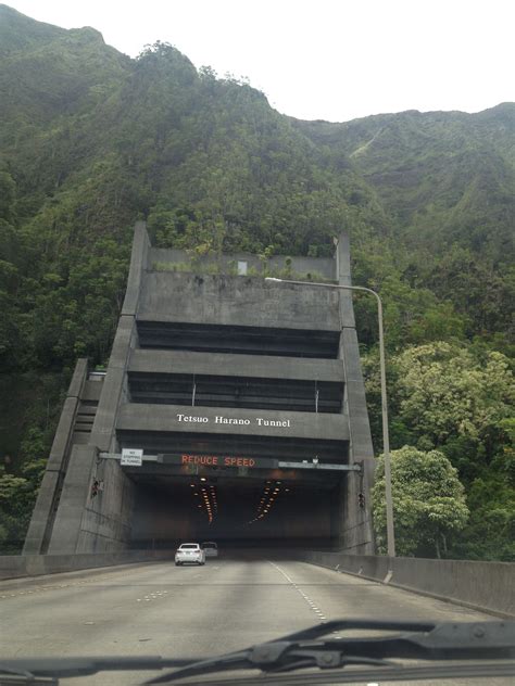 tunnel   mountain  hawaii  travel hawaii travel