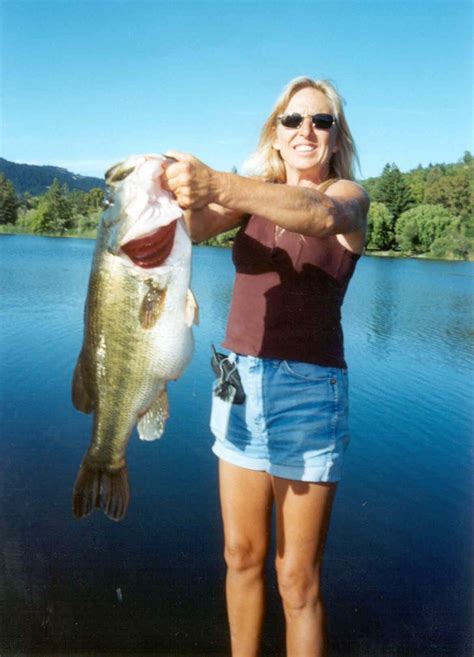 California Woman Breaks Perry’s 71 Year Old Largemouth