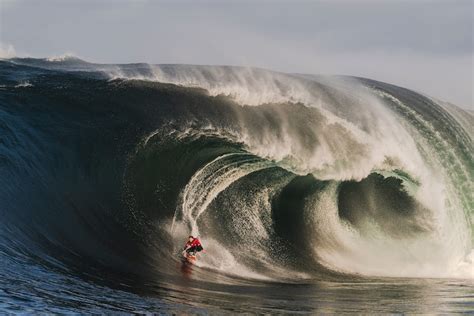 surfers   mountain   wave   fuelled  huge swell