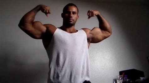 bodybuilder posing  tevin campbell   talk muscle god samson youtube