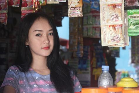 Viral Gadis Cantik Penjaga Warung Di Cianjur Disebut