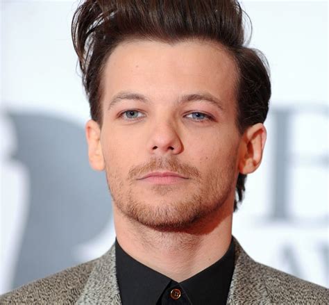 Louis Tomlinson Blocks Gay Fan Fiction Nickname Larry On Instagram