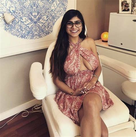pin on mia khalifa hot and sexy latest leaked pic goes viral