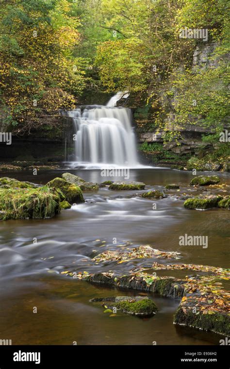 autumn  west burton falls   village  west burton yorkshire dales national park