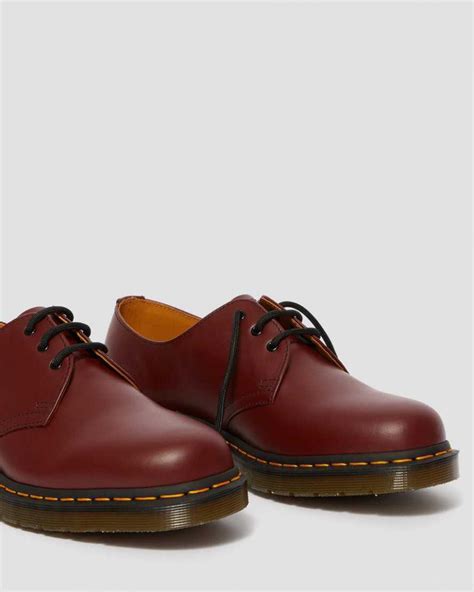 dr martens originals shoes  smooth leather oxford shoes cherry red smooth womensmens