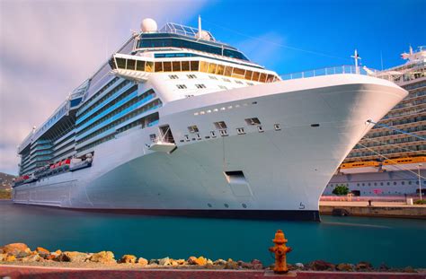 luxurious cruises   world