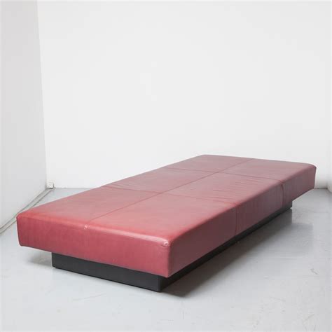 avl glyder loungebed lensvelt rood ⋆ neef louis design amsterdam