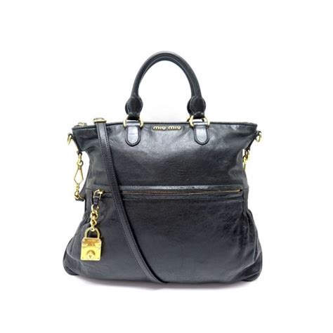 sac a main miu miu bandouliere en cuir noir leather