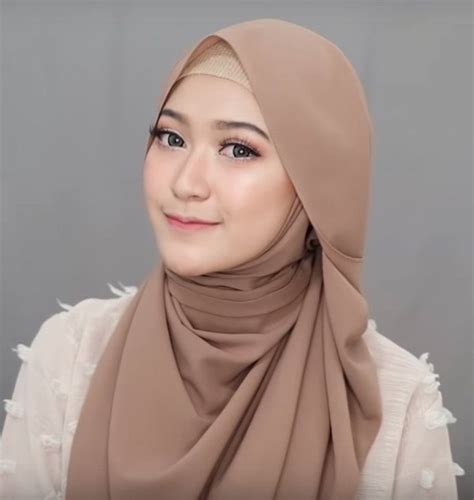Tutorial Hijab Pashmina Simple Yang Menutupi Dada Di 2020 Dengan