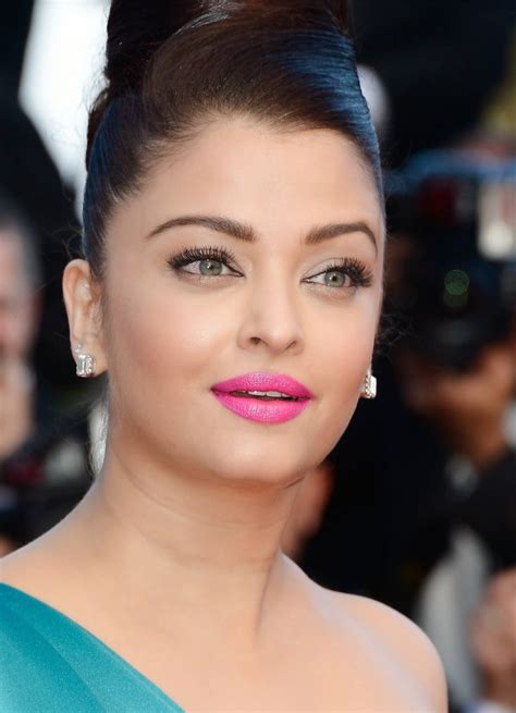 Bollywood Model Aishwarya Rai Stills In Blue Gown
