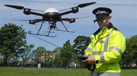 police helicopters  slow  arrive   thousands  incidents bbc news