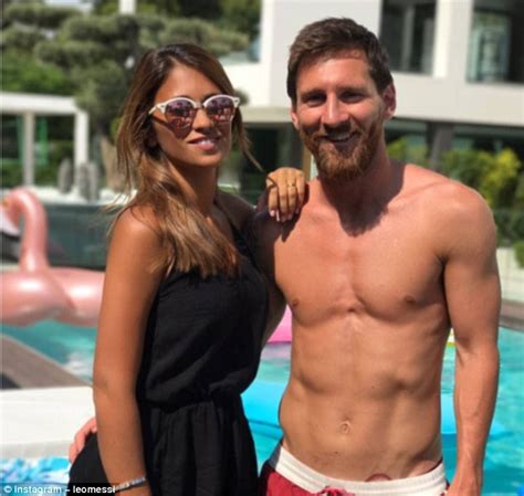 Shirtless Lionel Messi And His Wife Pictured Together At