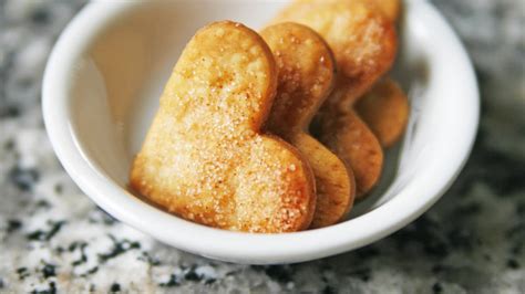 easy sweet or savory heart crackers recipe
