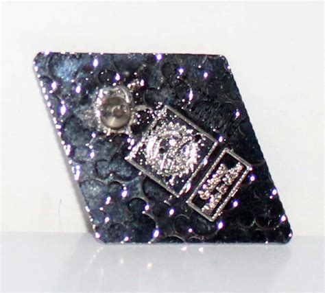 disney frozen diamond pixel mystery pin bulda