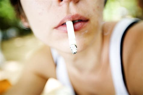 « Mon Ado Fume Comment Dois Je Réagir Comment Parler Du Tabac Aux