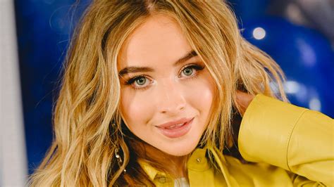 sabrina carpenter will star in and produce netflix s alice teen vogue