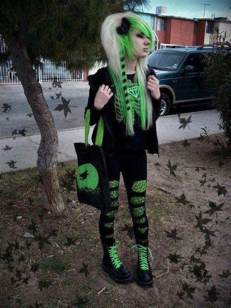 emi girl green hair green and black clothes green and black bag emo scene hair emo fashion