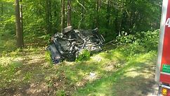 Wypadek na DW 423 między Chorulą i Kątami Opolskimi. BMW dachowało po zderzeniu z ciągnikiem rolniczym