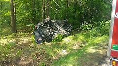 Wypadek na DW 423 między Chorulą i Kątami Opolskimi. BMW dachowało po zderzeniu z ciągnikiem rolniczym